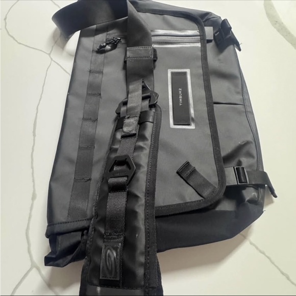 Timbuk2 Black Messenger Bag 15” - Picture 2 of 4